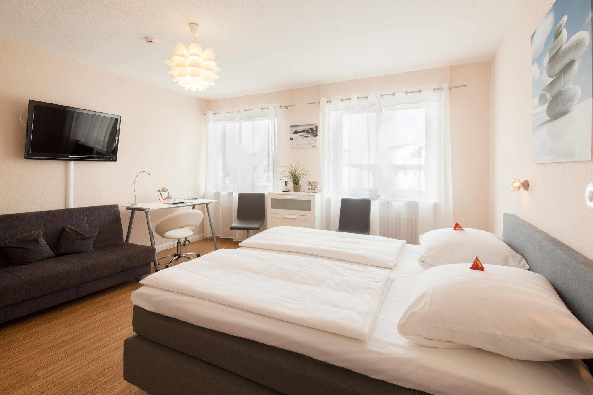 Schaefers Hotel, Self-Check-In, Cafe Und Baecker Am Hotel Vechta Bagian luar foto